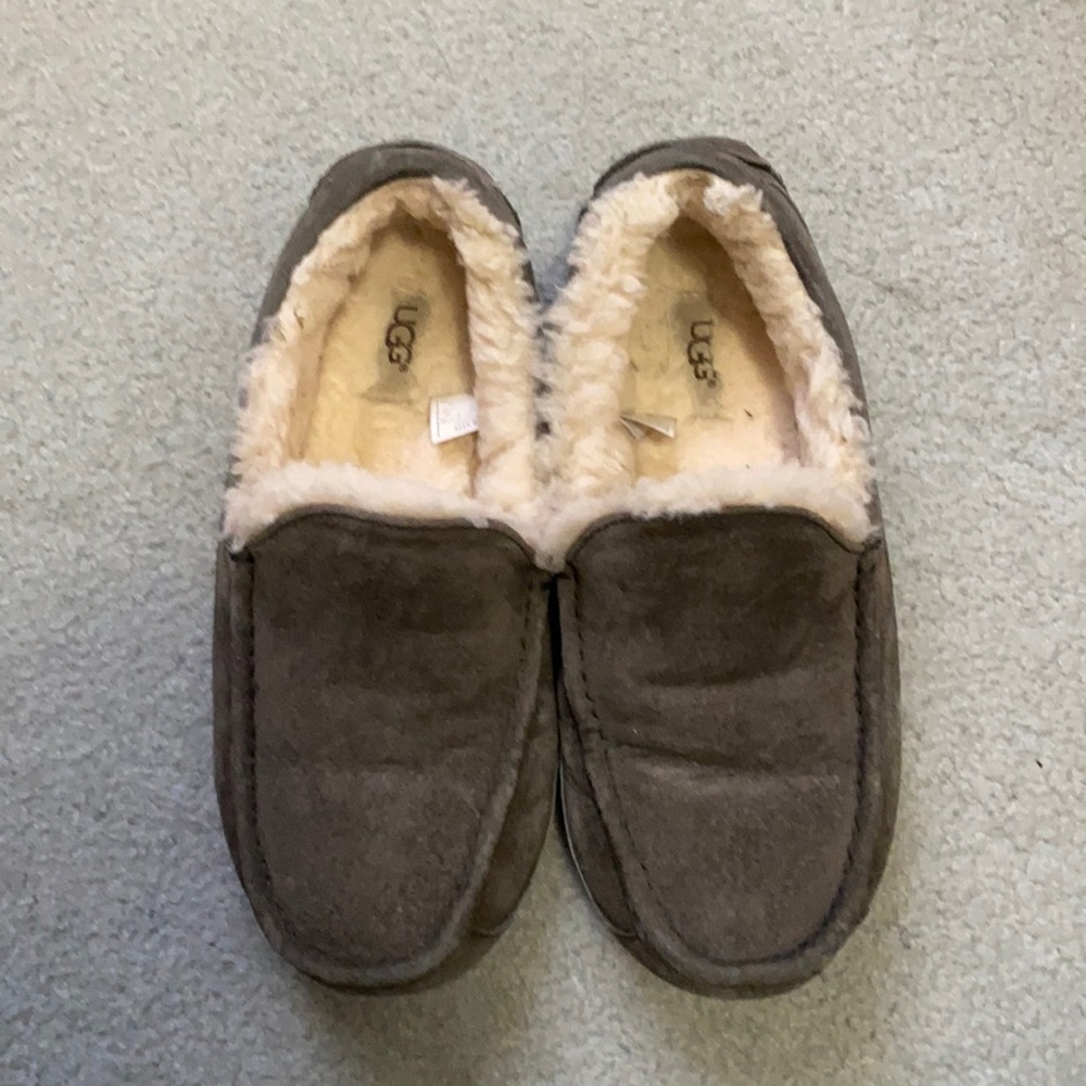 Gray UGG Ascot Slipper